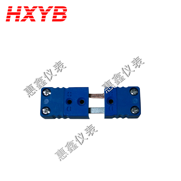 T����ɫ�ȵ�ż����ͷ С